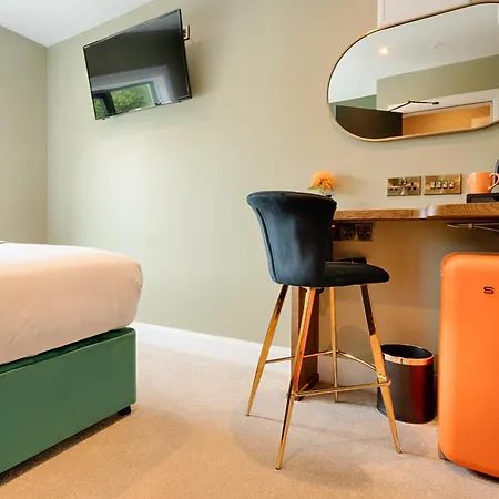 34 On The Hill - Boutique Townhouse