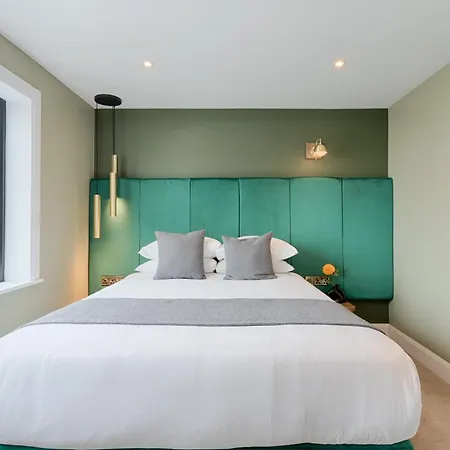 34 On The Hill - Boutique Townhouse Guest house *