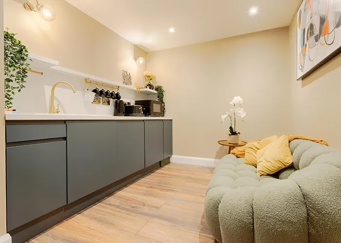 Гостевой дом 34 On The Hill - Boutique Townhouse Голуэй