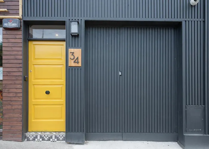 34 On The Hill - Boutique Townhouse