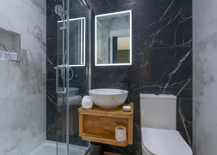 Гостевой дом 34 On The Hill - Boutique Townhouse Голуэй