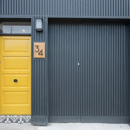 34 On The Hill - Boutique Townhouse