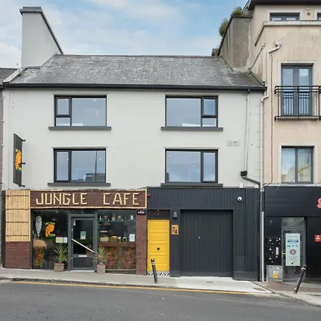 34 On The Hill - Boutique Townhouse